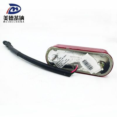 Voor een betere functionaliteit moet de standaard voor de achterste bovenprofielremlamp van de bus worden vastgesteld.