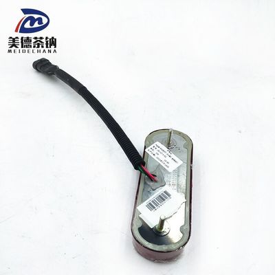 Voor een betere functionaliteit moet de standaard voor de achterste bovenprofielremlamp van de bus worden vastgesteld.