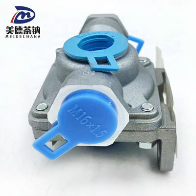 Standard Truck Brake System Quick Release Air Valve 3516-10-00007 in het midden